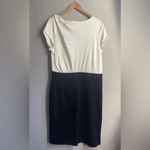 St. John Bateau Neckline Black White Midi Length Dress 12 L